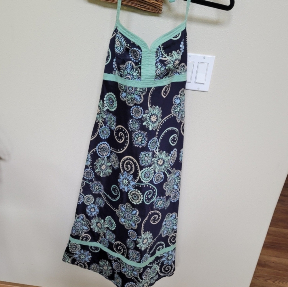 Ann Taylor LOFT halter midi dress. Womens Size‎ 4. VINTAGE STYLE